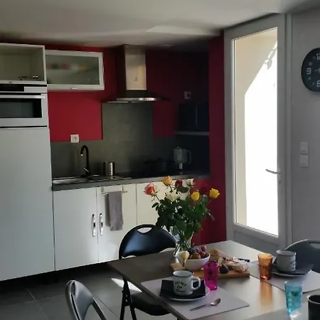 Le Clos Des Oiseaux Bed & Breakfast 4*