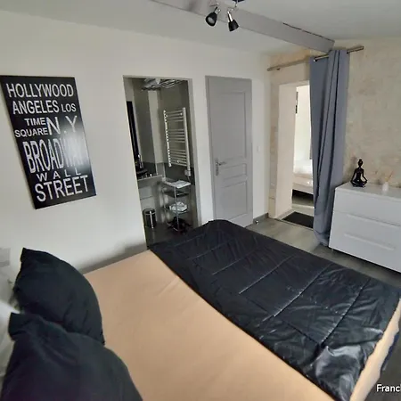 Le Clos Des Oiseaux Bed & Breakfast 4*