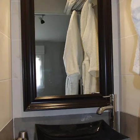 Le Clos Des Oiseaux Bed & Breakfast Saintes