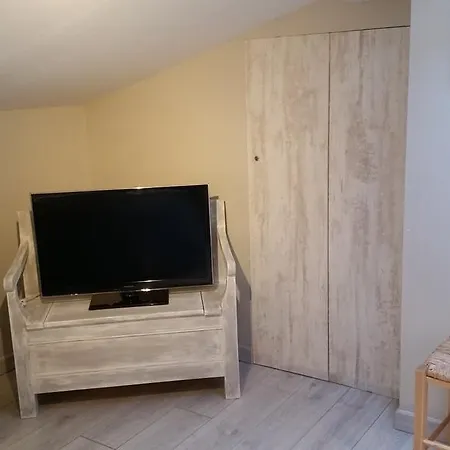 Le Clos Des Oiseaux Bed & Breakfast 4*