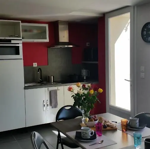 Le Clos Des Oiseaux Bed & Breakfast 4*