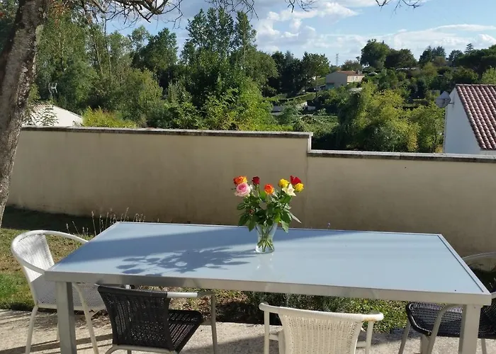 לינה וארוחת בוקר Le Clos Des Oiseaux 4*