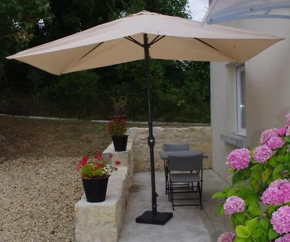 Le Clos Des Oiseaux לינה וארוחת בוקר 4*