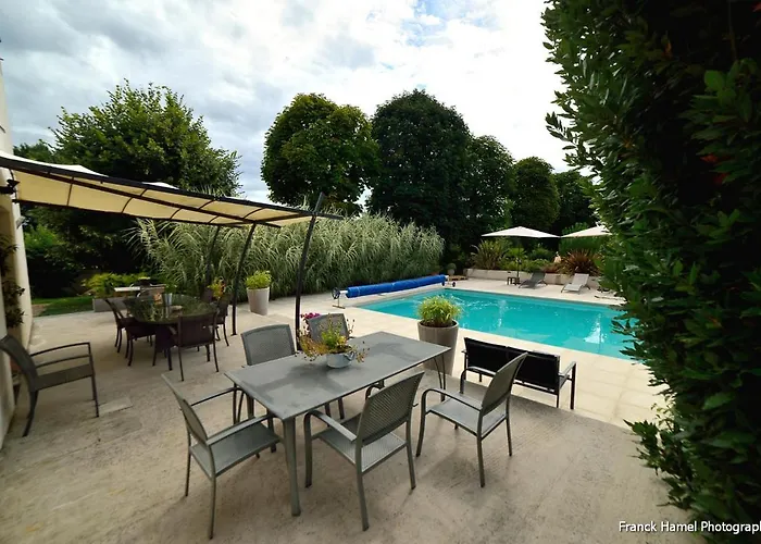 Le Clos Des Oiseaux Bed & Breakfast Saintes