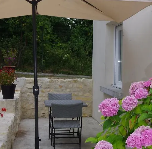 לינה וארוחת בוקר Le Clos Des Oiseaux 4*