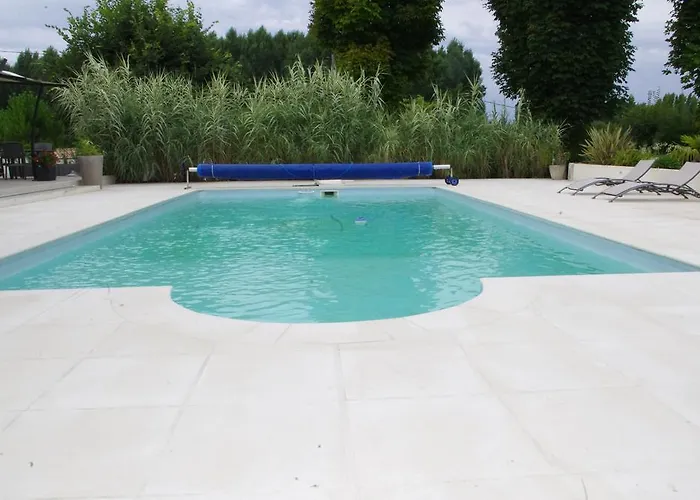 Le Clos Des Oiseaux סנטה
