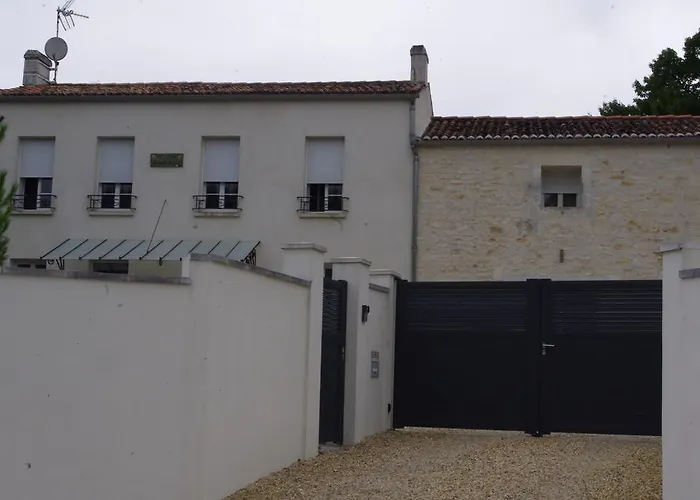 Le Clos Des Oiseaux 4* Saintes