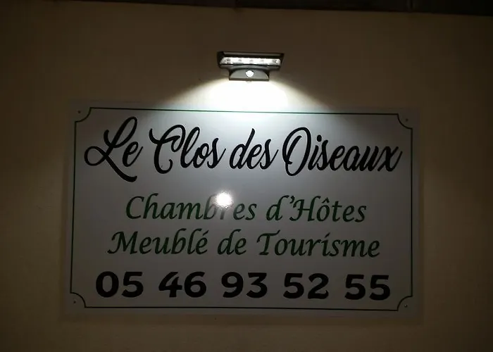 Le Clos Des Oiseaux לינה וארוחת בוקר 4*